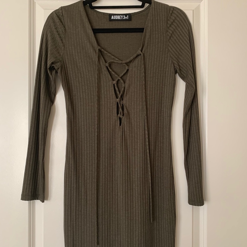 Audrey 3+1 -Ribbed long-sleeve mini dress